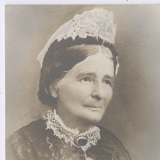 Photo of Julia Farr
